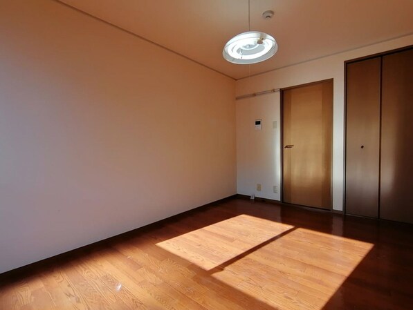 ベルセゾンミキの物件内観写真